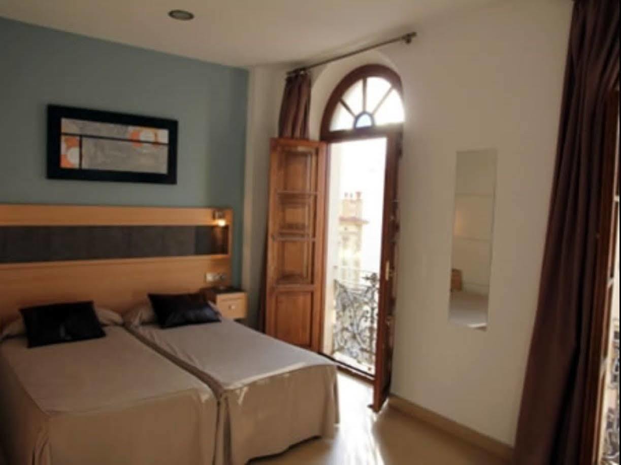 Hostal Plaza Ruiz Ceuta Luaran gambar